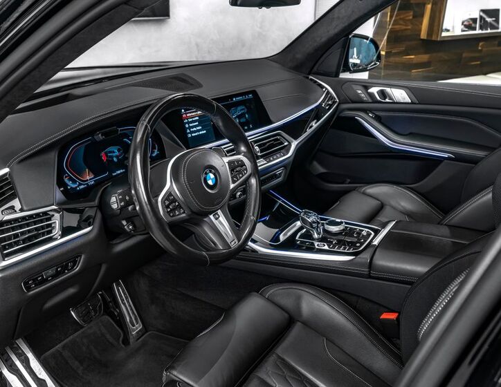 BMW X7 13