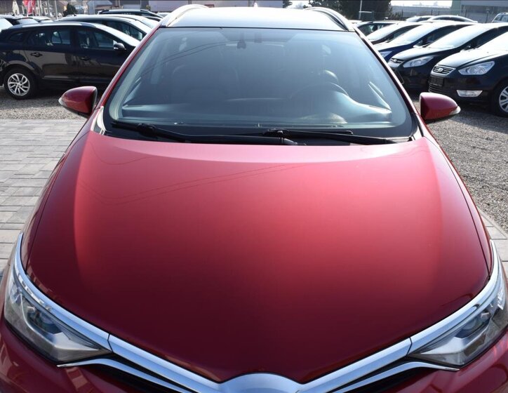 Toyota Auris Kombi 1,2 l 85 kw