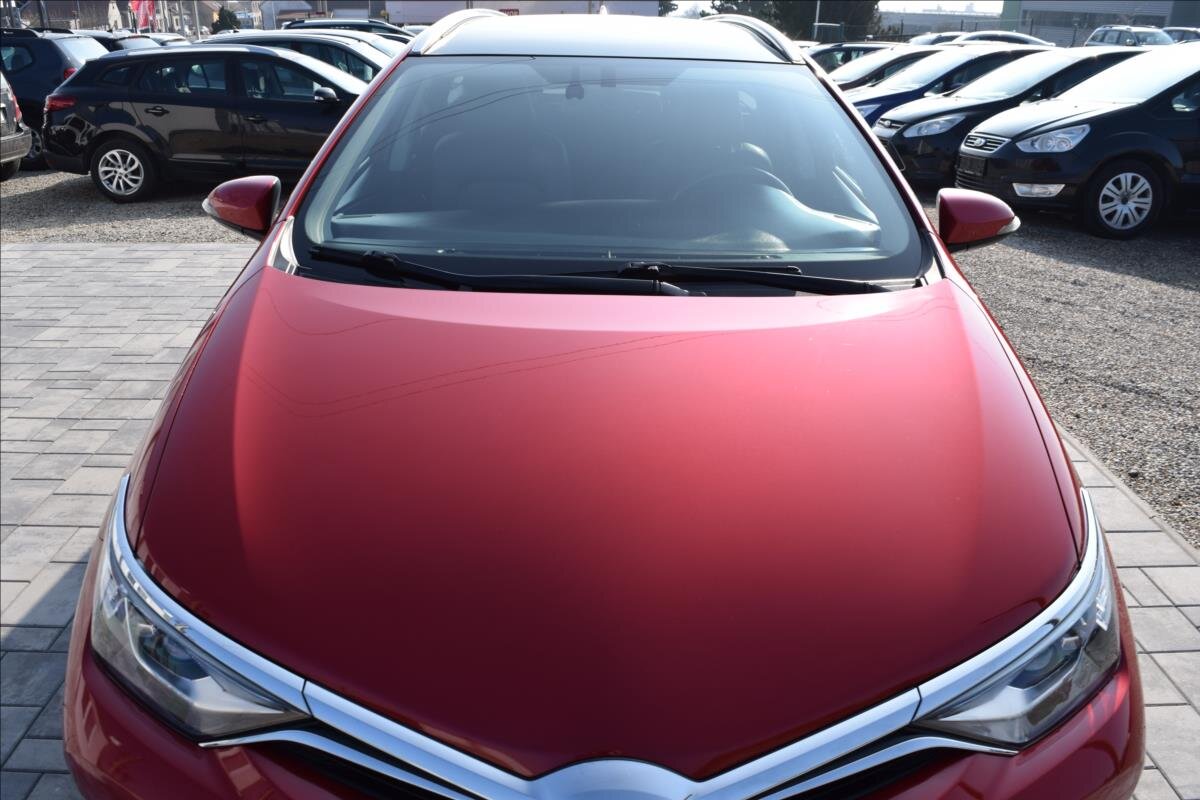 Toyota Auris Kombi 1,2 l 85 kw