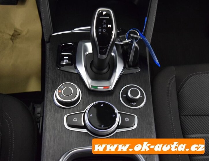 Alfa Romeo Stelvio SUV 0,0 140 kw