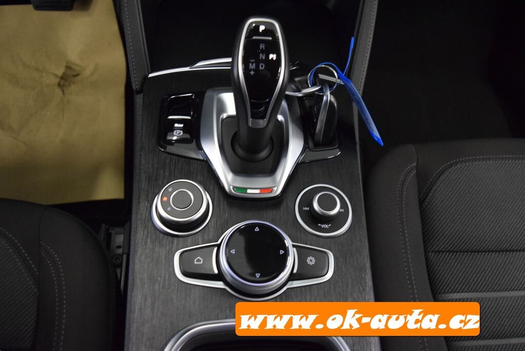 Alfa Romeo Stelvio SUV 0,0 140 kw