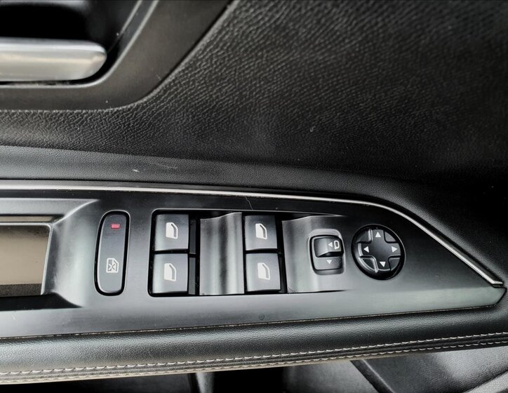 Peugeot 5008 SUV / Terénní 1,5 l 96 kw