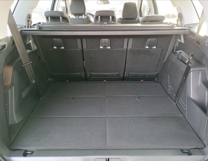 Peugeot 5008 SUV 1,2 l 96 kw