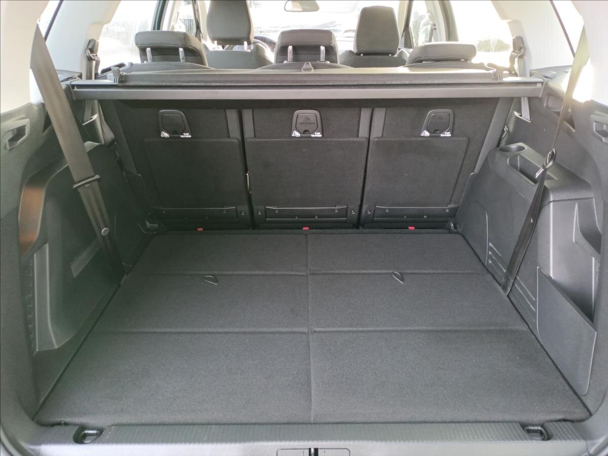 Peugeot 5008 SUV 1,2 l 96 kw