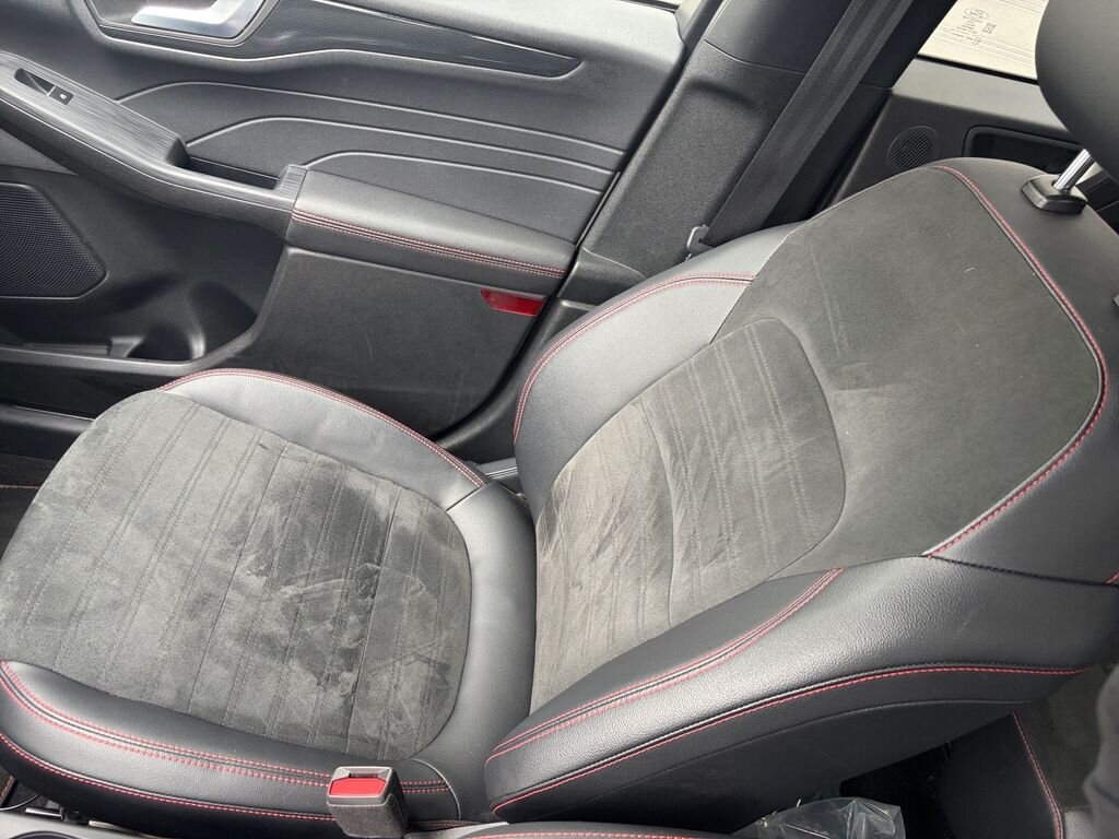 Ford Kuga SUV / Terénní 2,5 l 140 kw