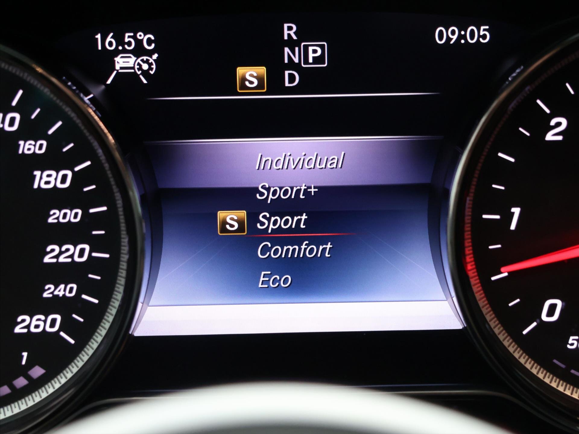 Mercedes-Benz Třídy E Kombi 2,9 l 250 kw