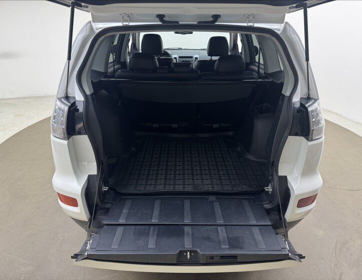 Mitsubishi Outlander SUV / Terénní 2,2 l 115 kw