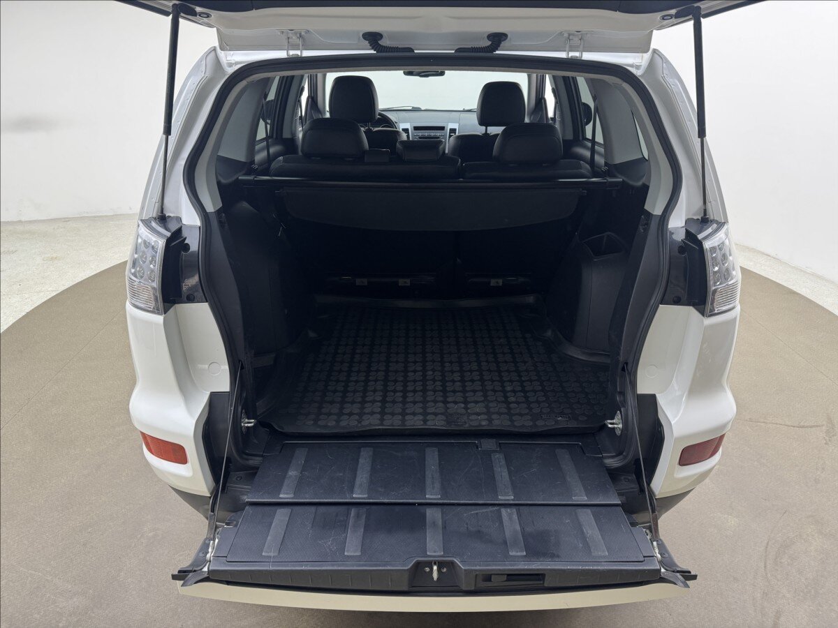 Mitsubishi Outlander SUV / Terénní 2,2 l 115 kw