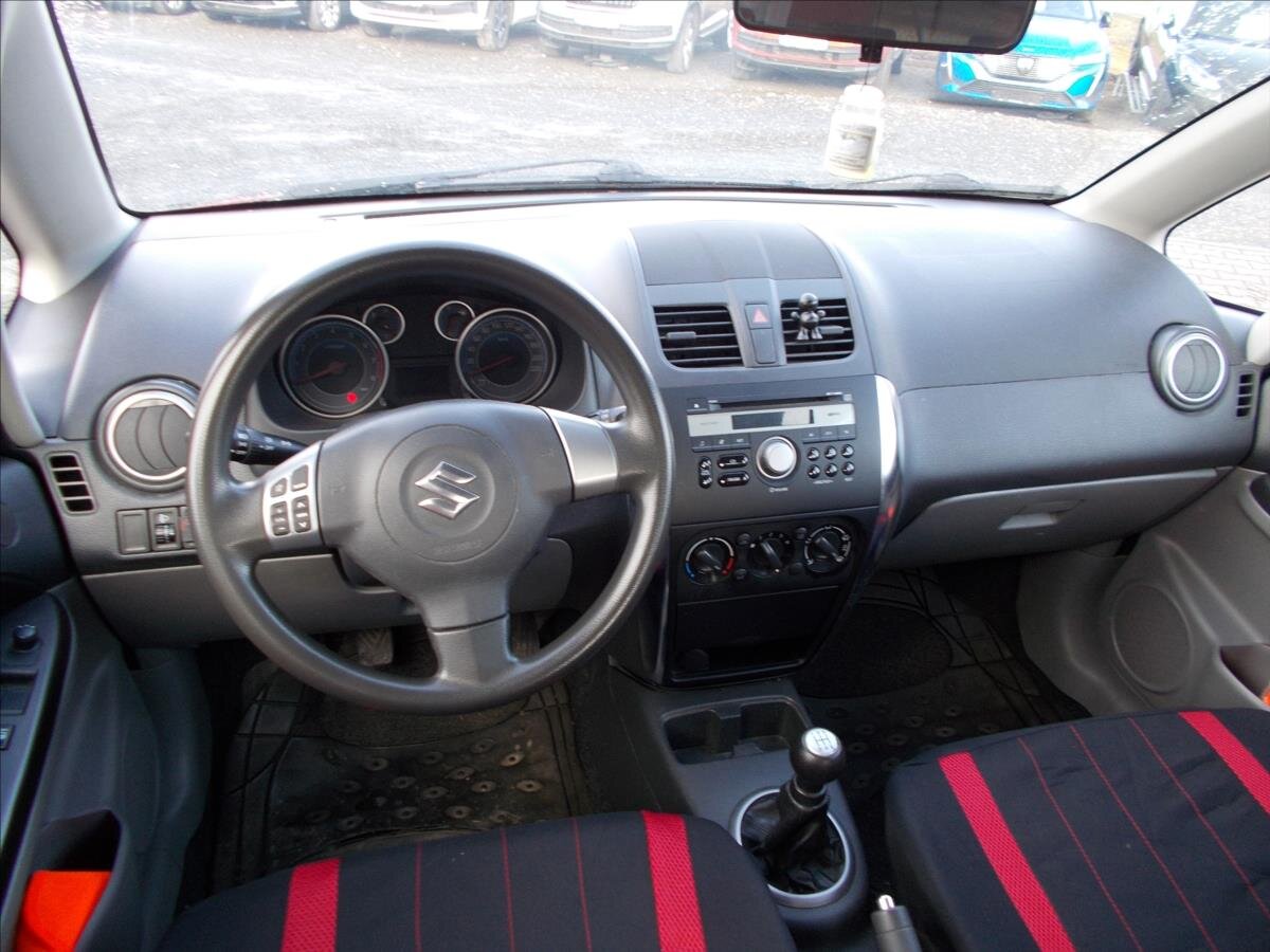 Suzuki SX4 Hatchback 1,6 l 88 kw