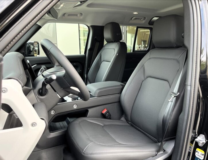 Land Rover Defender SUV / Terénní 3,0 l 147 kw