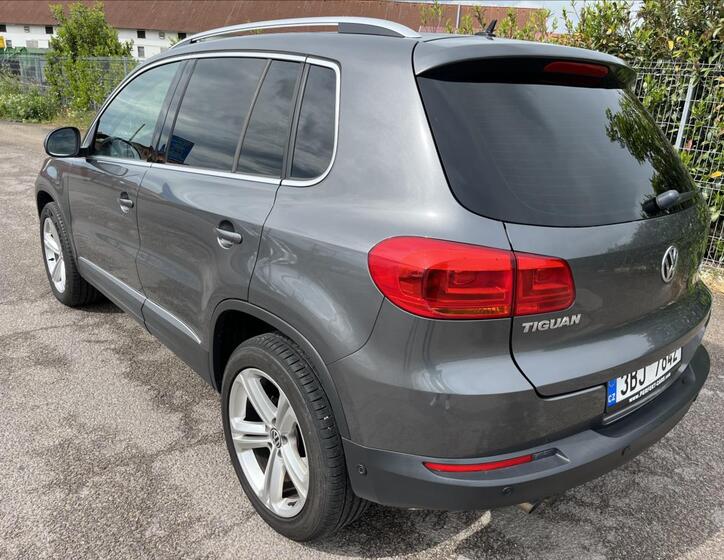 Volkswagen Tiguan 8