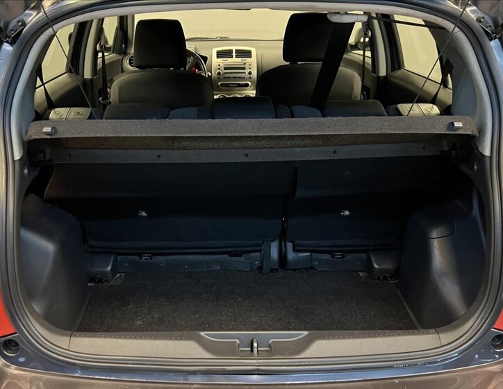 Toyota Urban Cruiser Hatchback 1,3 l 74 kw