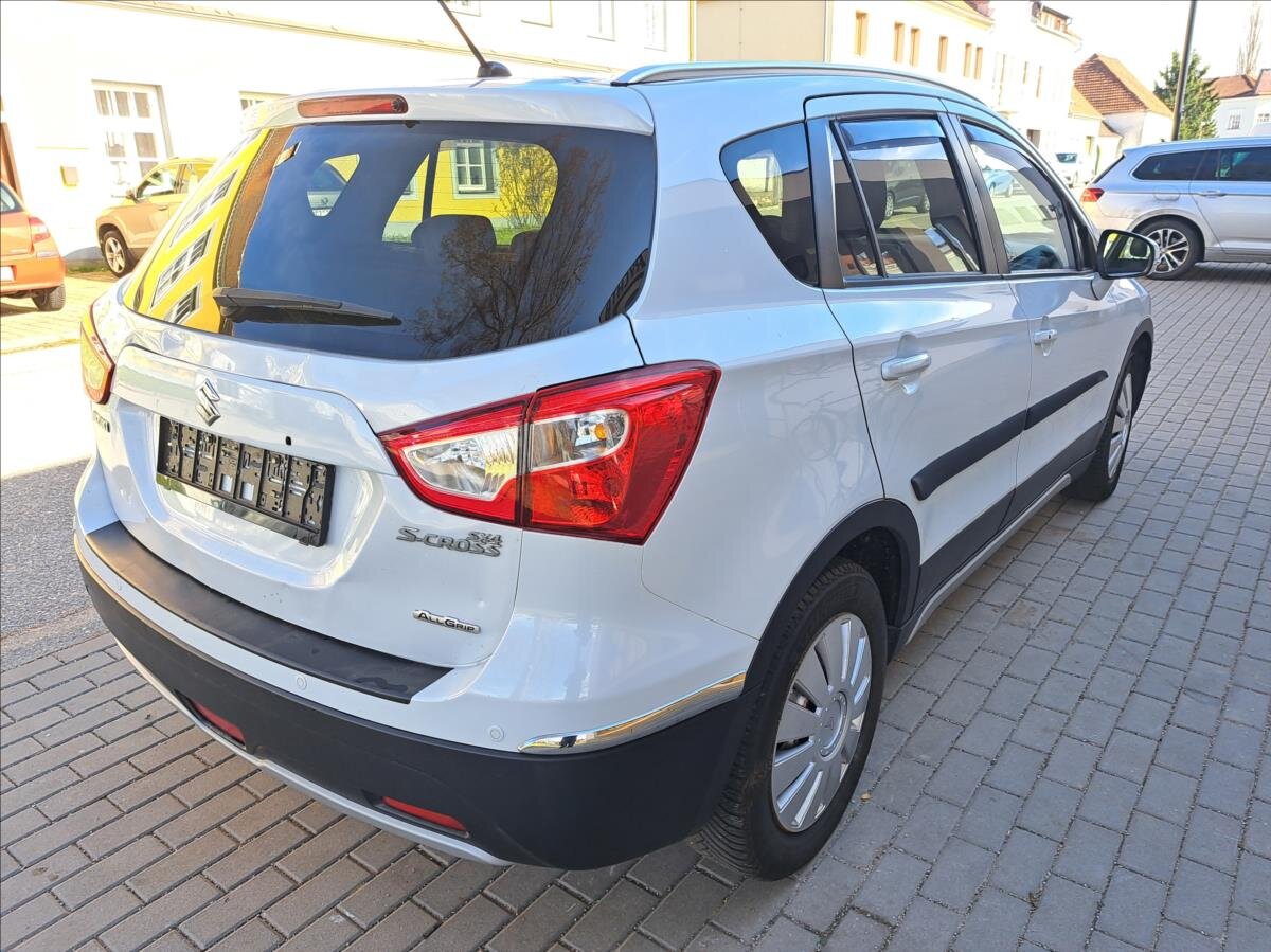 Suzuki SX4 S-Cross Hatchback 1,6 l 88 kw