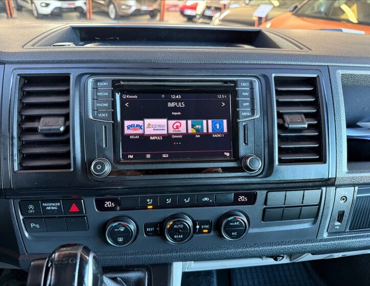 Volkswagen Caravelle 15