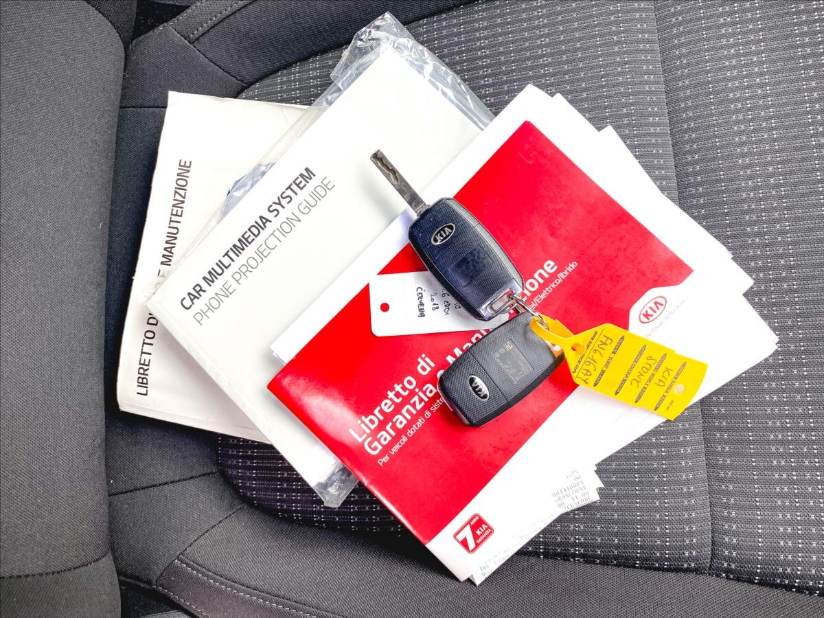 KIA Stonic SUV 1,6 l 81 kw