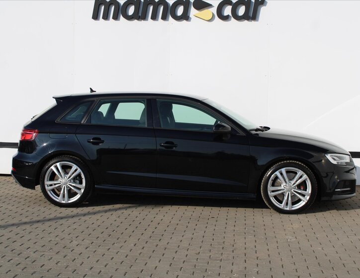 Audi S3 Hatchback 2,0 l 221 kw