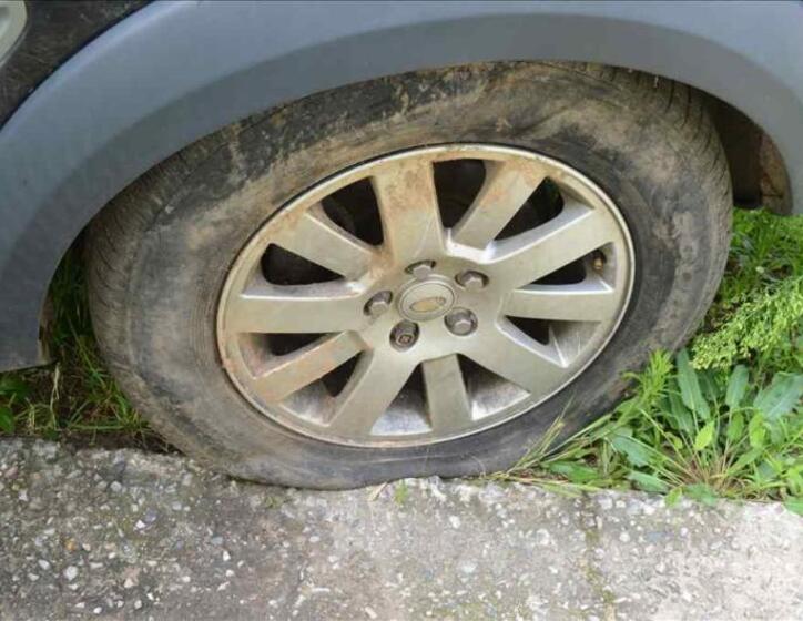 Land Rover Discovery 9