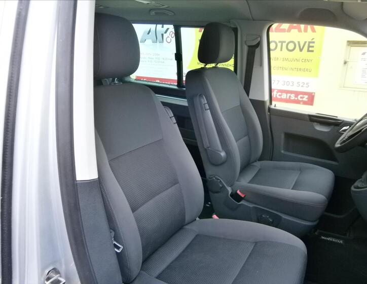 Volkswagen Multivan 11