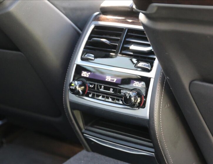 BMW Řada 7 Sedan / Limuzína 3,0 l 294 kw