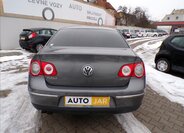 Volkswagen Passat Sedan 2,0 l 103 kw
