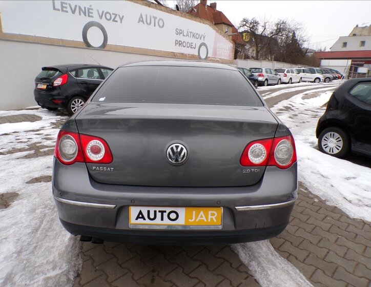 Volkswagen Passat Sedan 2,0 l 103 kw