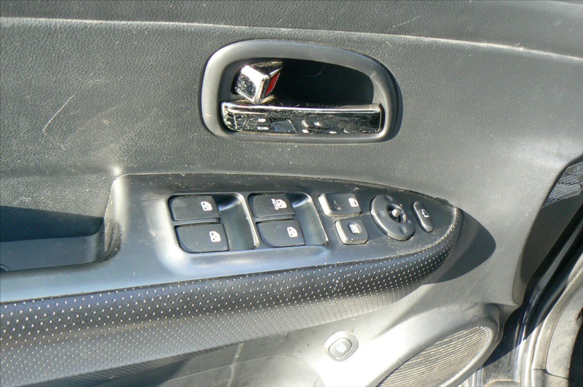 KIA Carens Hatchback 1,6 l 94 kw