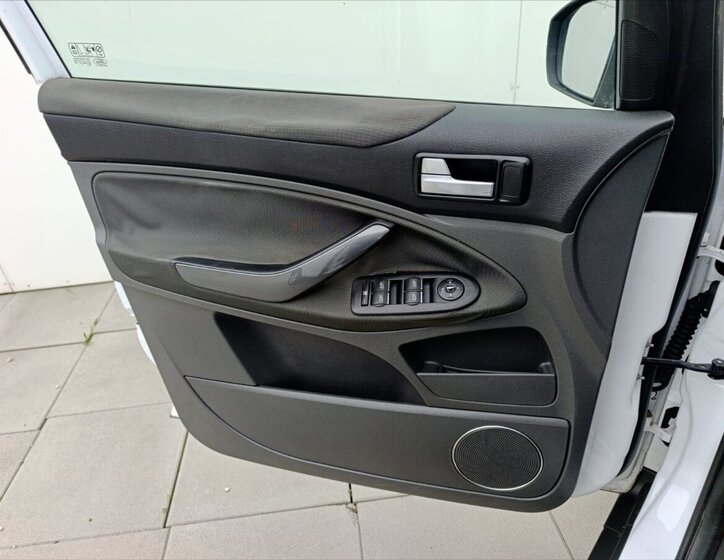 Ford Kuga SUV 2,0 l 120 kw