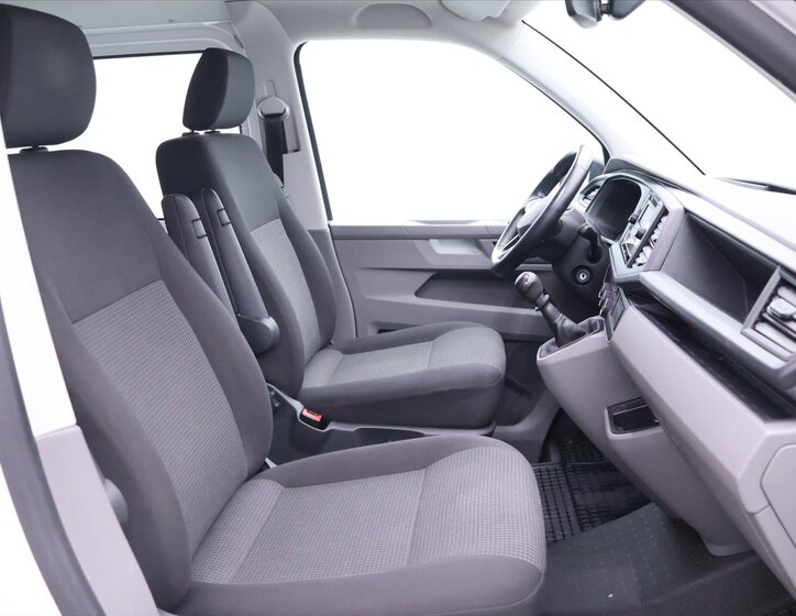 Volkswagen Transporter Kombi 2,0 l 81 kw