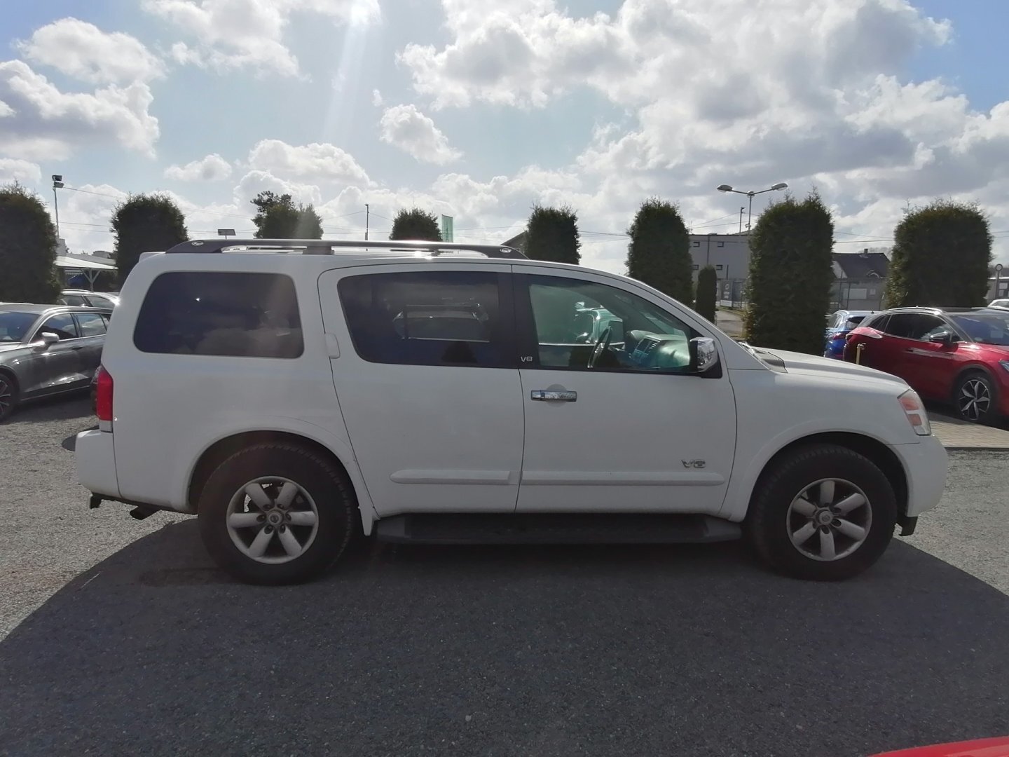 Nissan Armada SUV / Terénní 5,6 l 233 kw