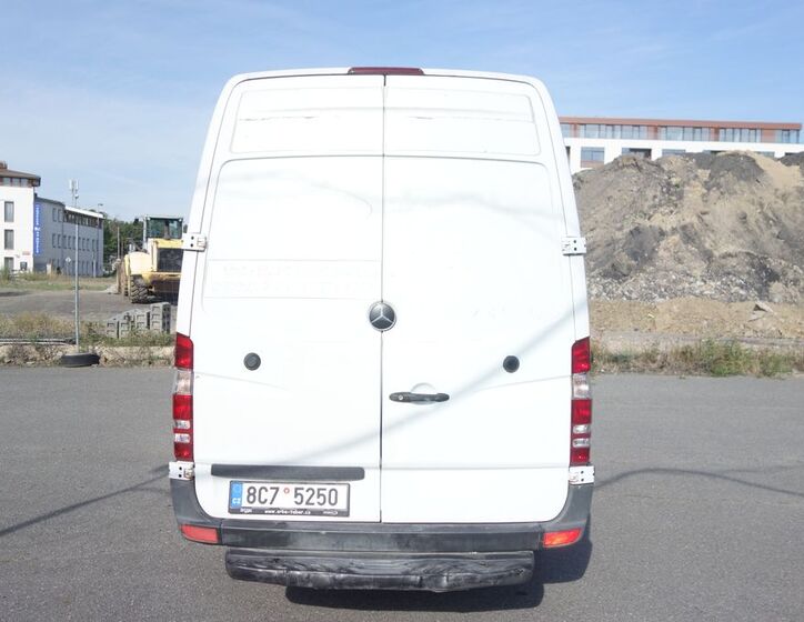 Mercedes-Benz Sprinter 13