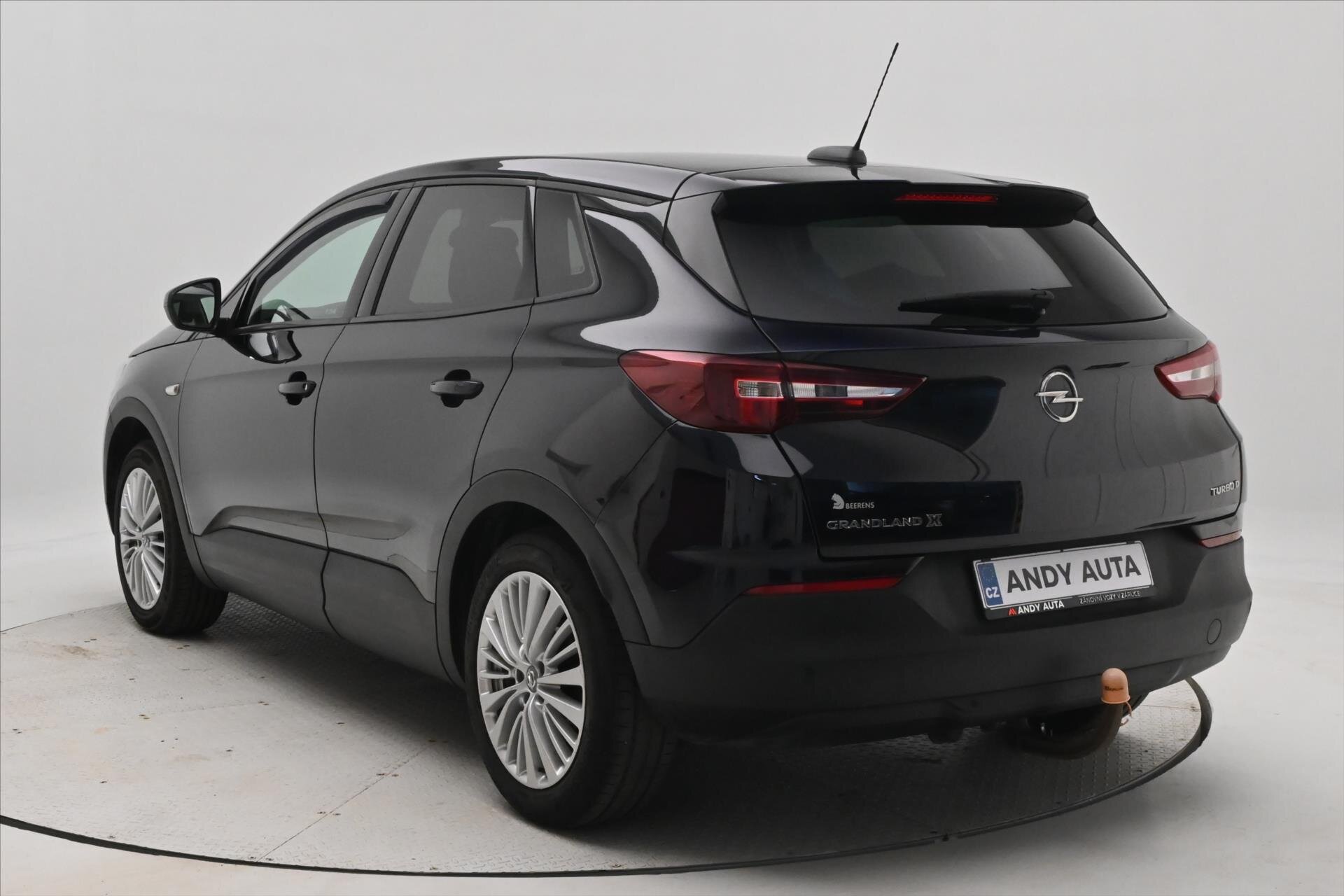 Opel Grandland X SUV / Terénní 1,6 l 88 kw