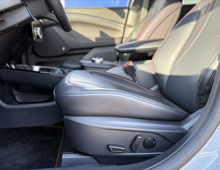 Ford Mustang Mach-E Hatchback 0,0 225 kw