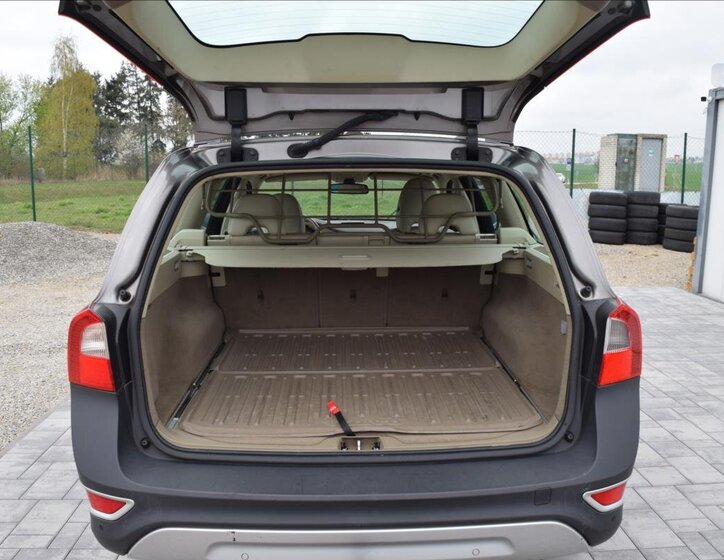 Volvo XC70 Kombi 2,4 l 120 kw