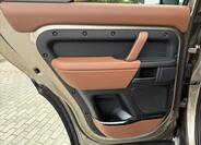 Land Rover Defender 19