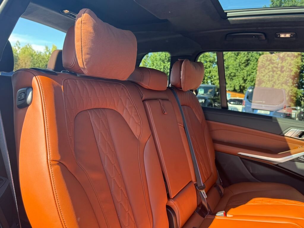 BMW X7 SUV / Terénní 3,0 l 250 kw