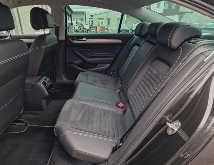Volkswagen Passat Sedan / Limuzína 2,0 l 147 kw