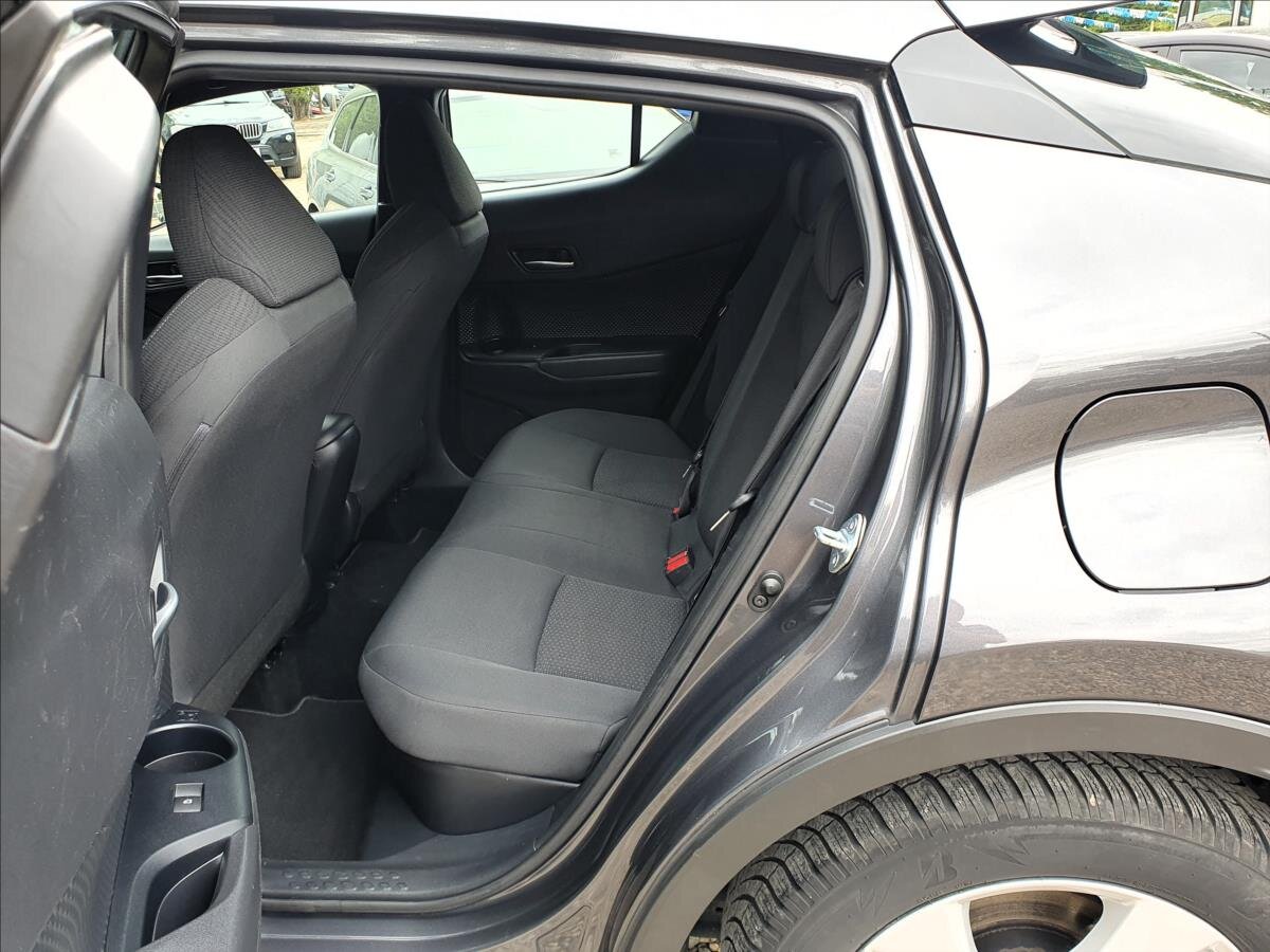 Toyota C-HR Hatchback 1,8 l 72 kw