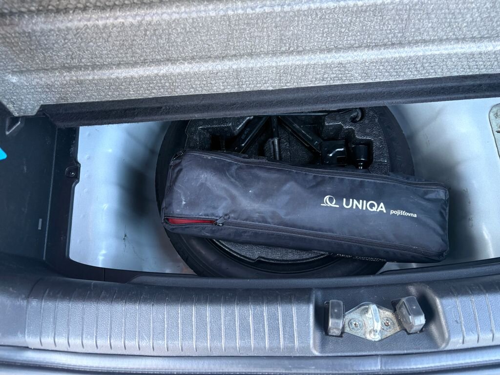 Hyundai i10 Hatchback 998,0 49 kw