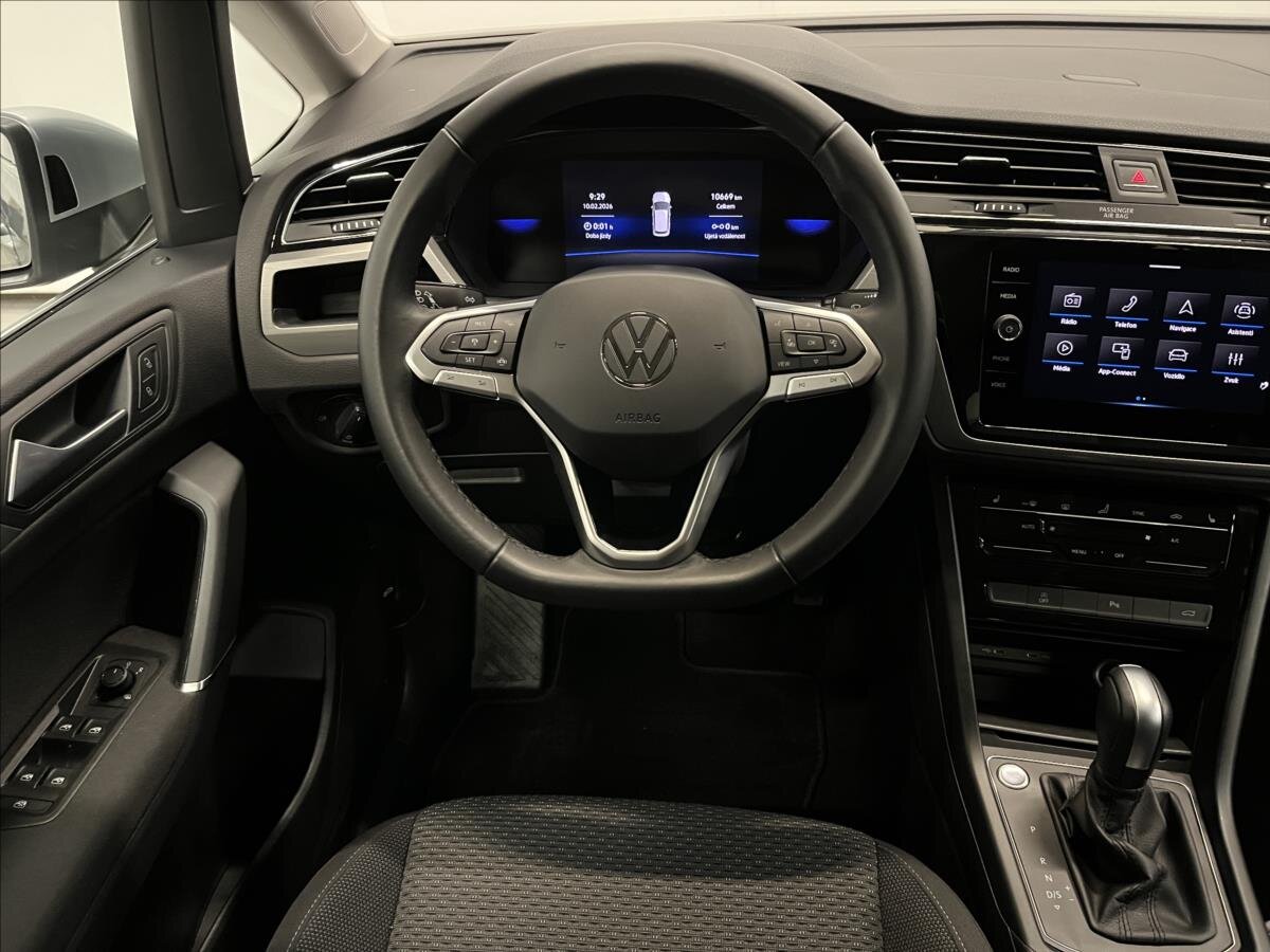 Volkswagen Touran MPV 1,5 l 110 kw