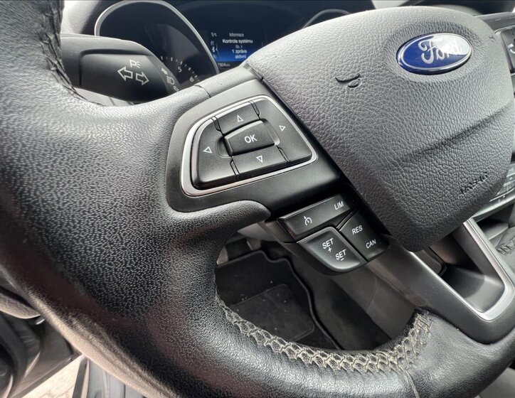 Ford Focus Kombi 999,0 92 kw