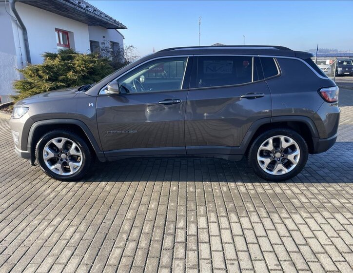 Jeep Compass 33