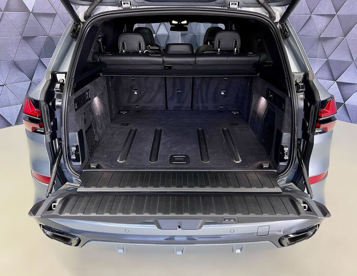 BMW X5 SUV / Terénní 3,0 l 250 kw