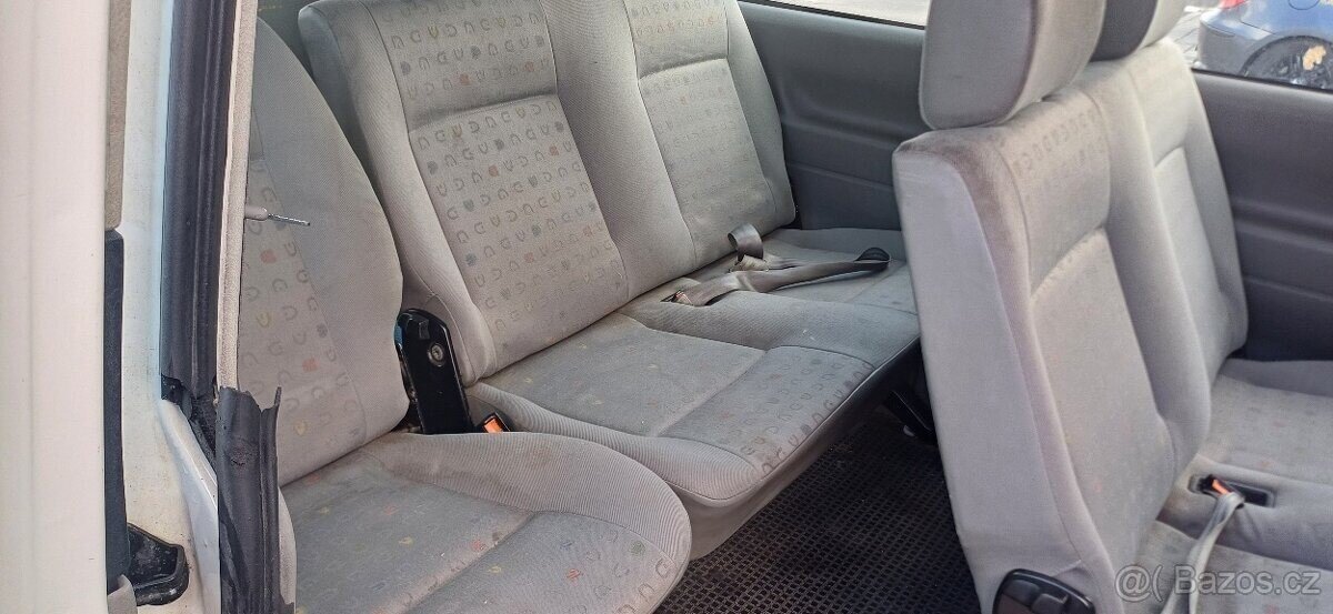 Volkswagen Caravelle VAN / Minibus 0,0 75 kw