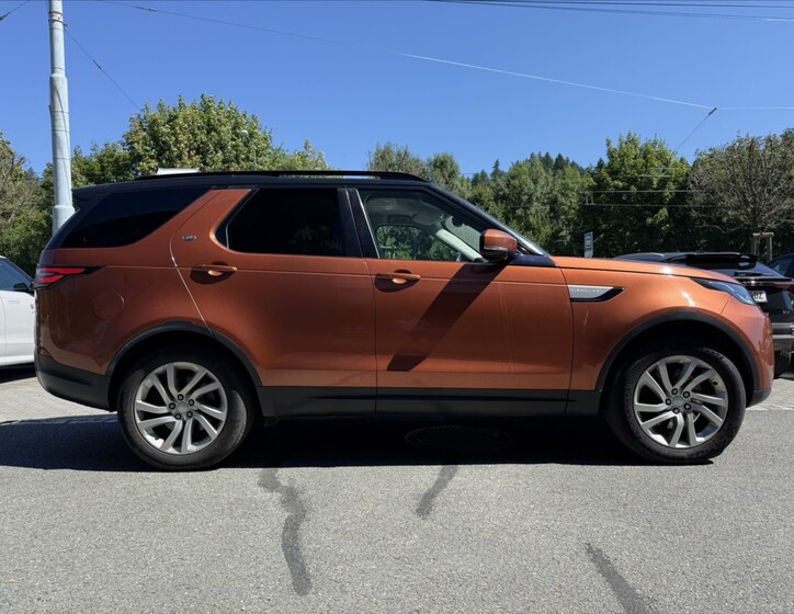 Land Rover Discovery 6