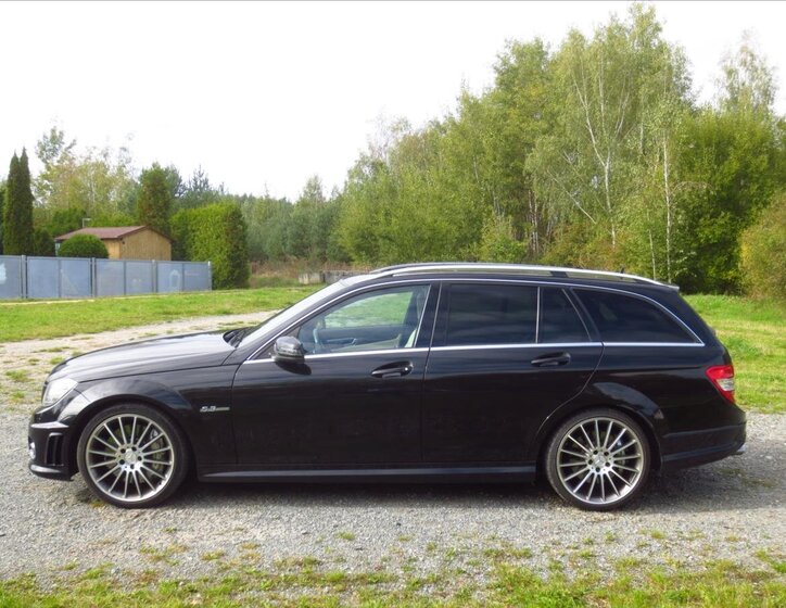 Mercedes-Benz Třídy C Kombi 6,2 l 336 kw