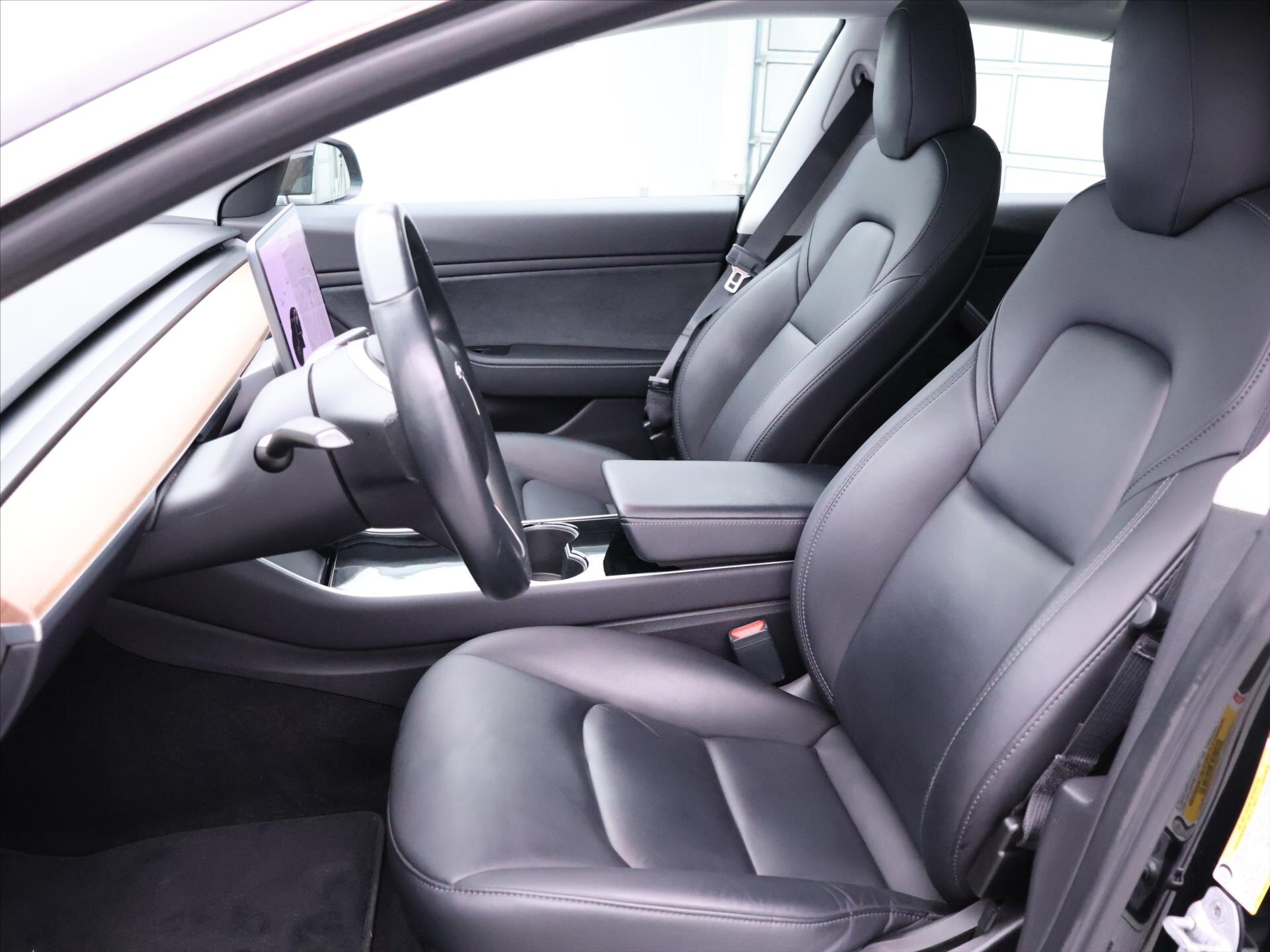 Tesla Model 3 Sedan / Limuzína 0,0 340 kw