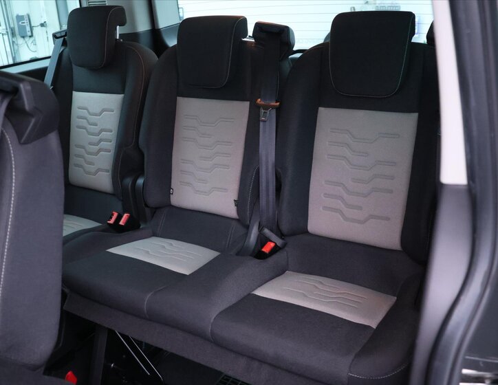 Ford Tourneo Custom MPV 2,2 l 114 kw