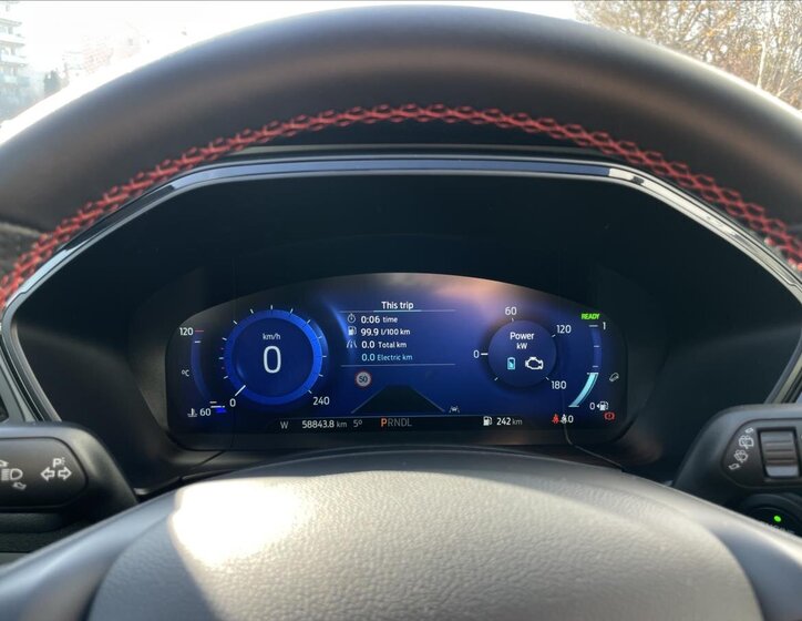 Ford Kuga SUV / Terénní 2,5 l 112 kw