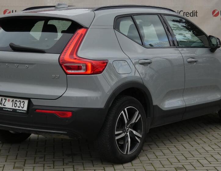 Volvo XC40 3