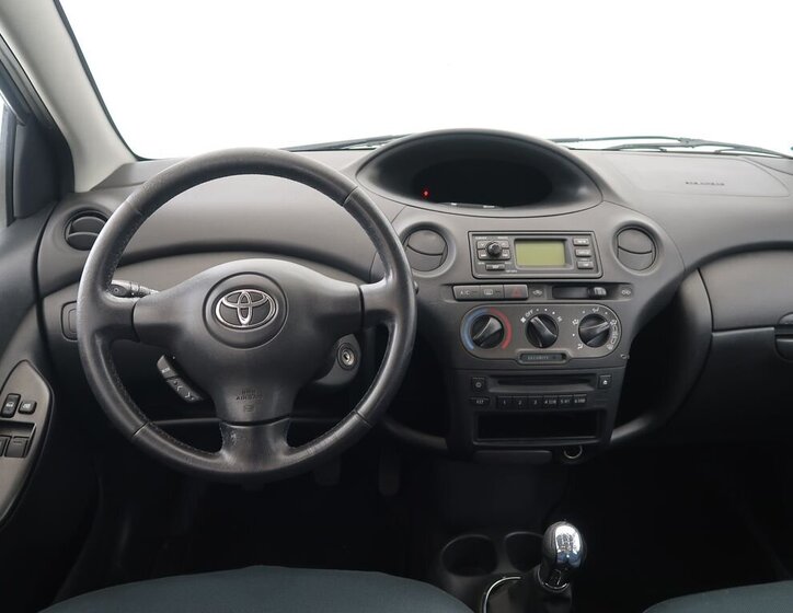 Toyota Yaris 15